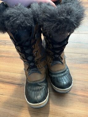 Sorel Women's Brown and Black Faux-Fur Winter Lace-Up Boots